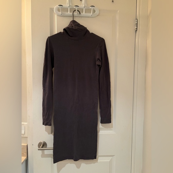 Dark grey turtleneck sweater dress - Picture 2 of 2